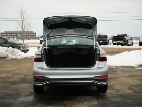 Used 2023 Volkswagen Jetta SE w/ Panoramic Sunroof Package image 11