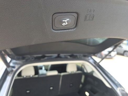 Used 2022 Ford Edge Titanium AWD/4WD image 11