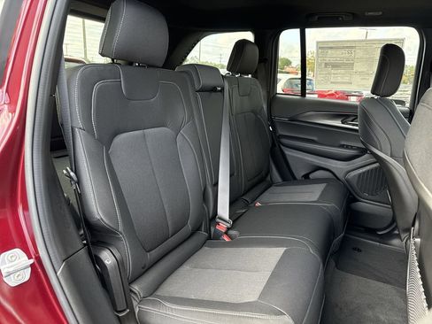 New 2025 Jeep Grand Cherokee Laredo X w/ Luxury Tech Group I image 25