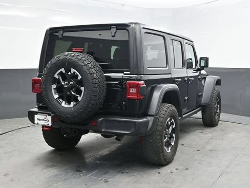 Used 2024 Jeep Wrangler Unlimited Rubicon w/ Convenience Group AWD/4WD image 6