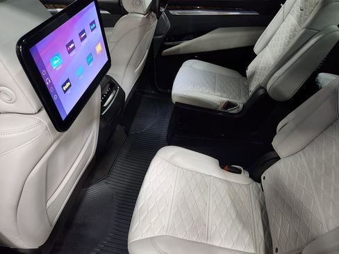 Used 2025 Cadillac Escalade ESV Sport Platinum image 57