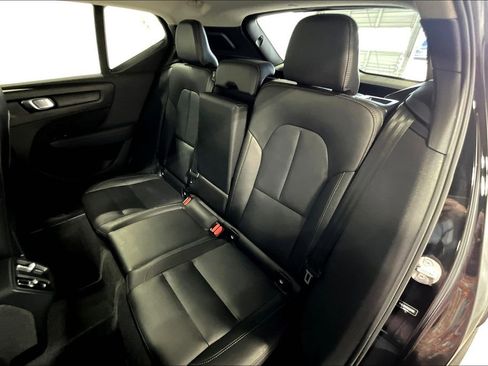 Used 2024 Volvo XC40 B5 Plus w/ Climate Package image 34