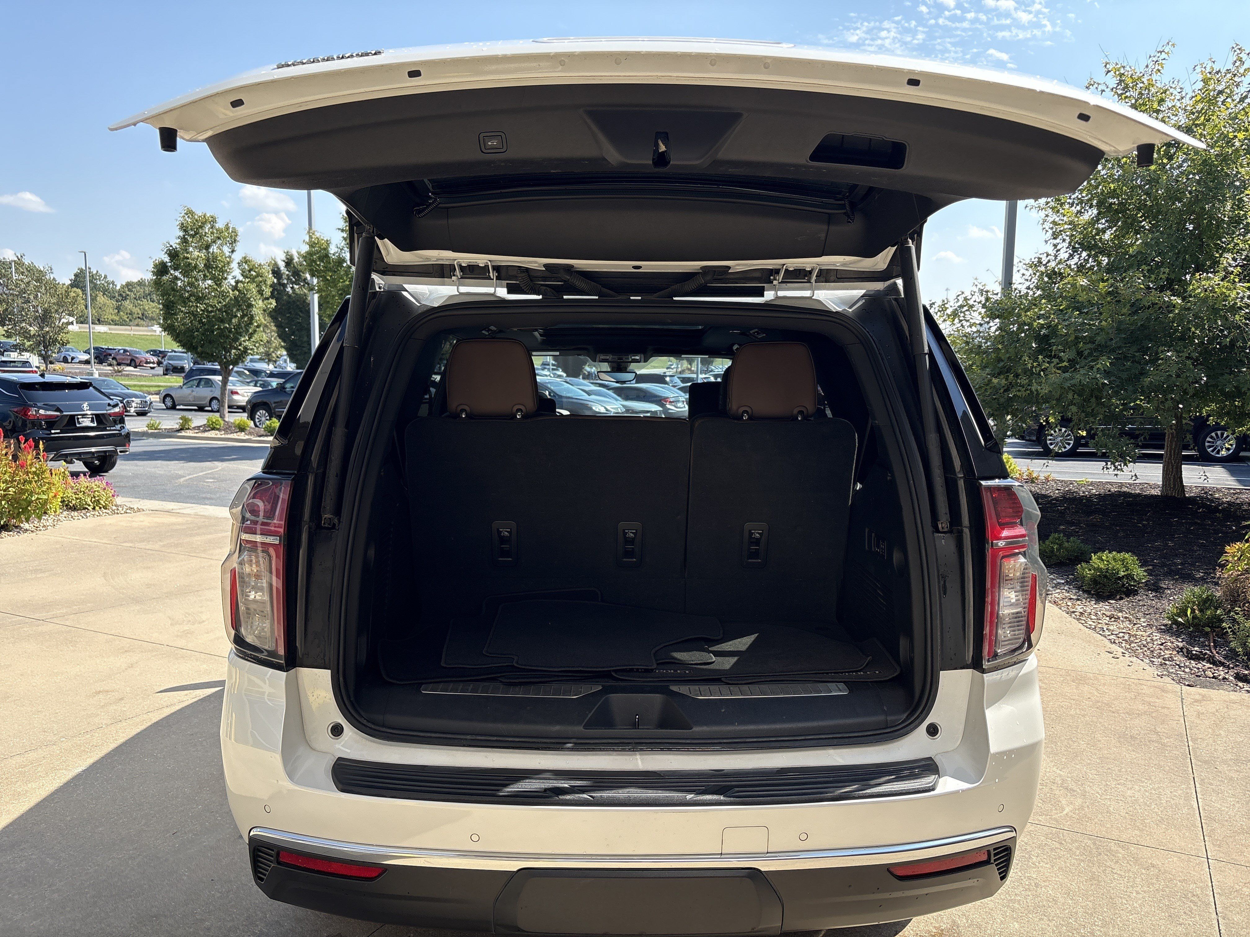 Used 2022 Chevrolet Tahoe High Country AWD/4WD image 34