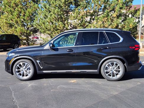 New 2026 BMW X5 xDrive50e image 2