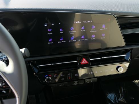 Certified 2025 Kia Niro EX image 17