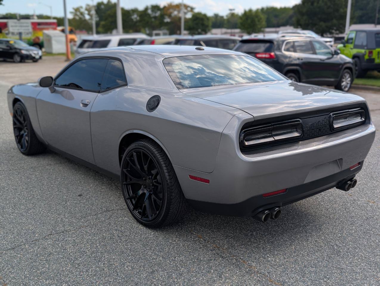 Used 2016 Dodge Challenger SXT RWD image 5