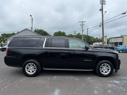 Used 2018 GMC Yukon XL SLT w/ Open Road Package AWD/4WD image 4