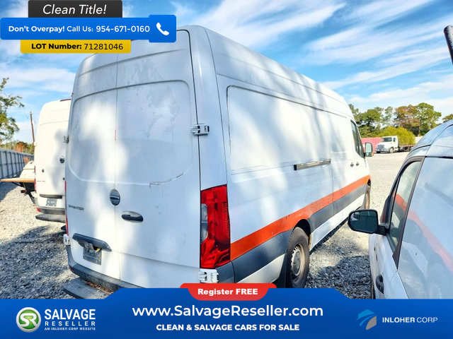 Used 2021 Freightliner Sprinter 2500 RWD image 4