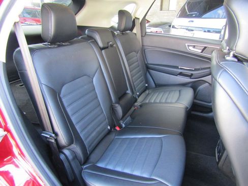 Used 2018 Ford Edge SEL w/ Equipment Group 201A image 12