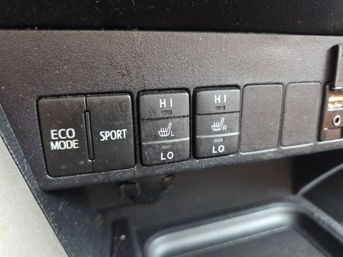 Used 2018 Toyota RAV4 Limited w/ Advanced Technology Package FWD image 37