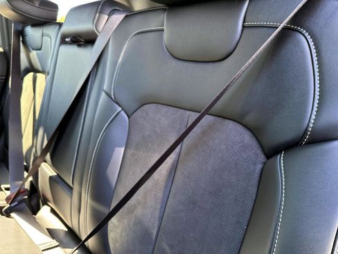 New 2025 Jeep Grand Cherokee Altitude image 11