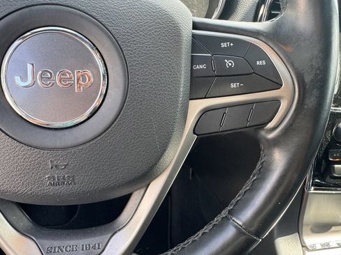 Used 2020 Jeep Grand Cherokee Limited AWD/4WD image 24