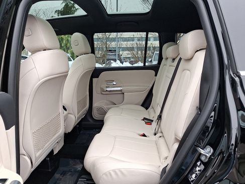 Certified 2023 Mercedes-Benz GLB 250 4MATIC image 10