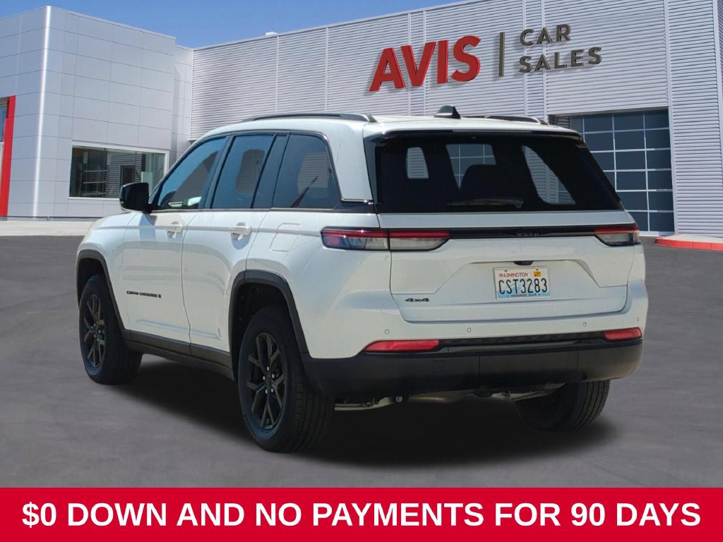 Used 2025 Jeep Grand Cherokee Altitude AWD/4WD image 7