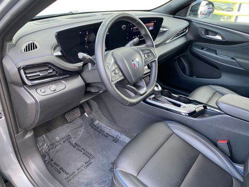Used 2025 Buick Envista Sport Touring image 34
