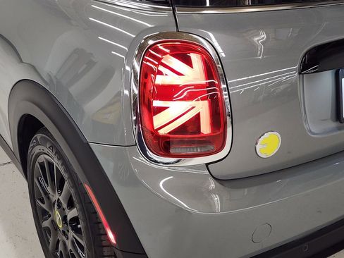 Used 2022 MINI Cooper SE image 34