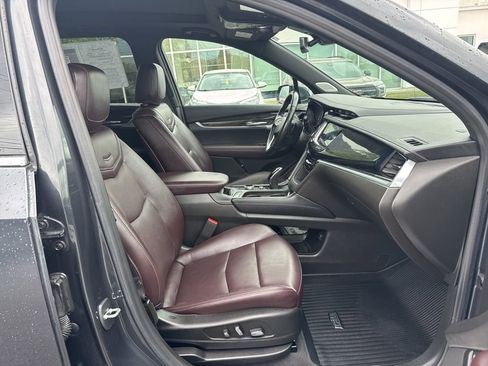 Used 2023 Cadillac XT6 Premium Luxury image 16