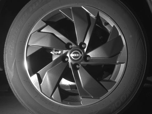 Used 2025 Nissan Rogue SV AWD/4WD image 15