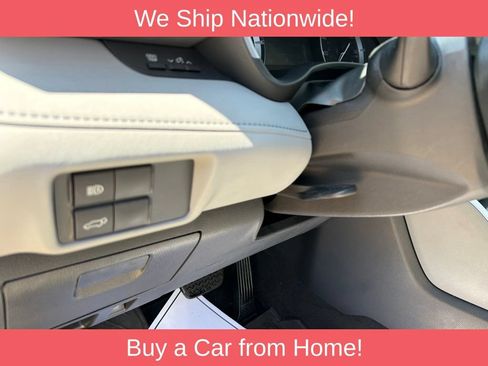 Used 2021 Toyota Highlander XLE AWD/4WD image 14