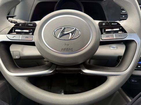Used 2023 Hyundai Elantra SEL FWD image 40