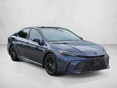 Used 2026 Toyota Camry SE w/ Convenience Package FWD image 3