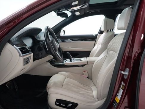 Used 2021 BMW 740i xDrive w/ M Sport Package image 15