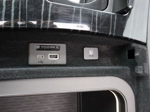 Used 2024 Cadillac Escalade ESV V AWD/4WD image 22