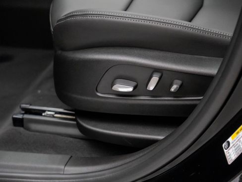 New 2025 Cadillac XT6 Sport image 19