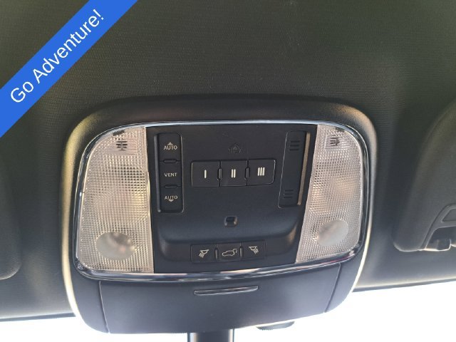 Used 2018 Jeep Grand Cherokee Altitude AWD/4WD image 15