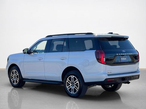 New 2025 Ford Expedition Active image 5