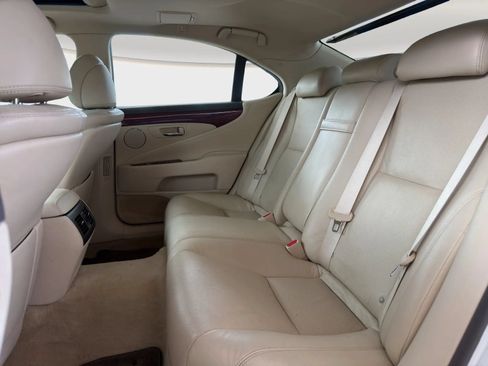 Used 2012 Lexus LS 460 w/ Comfort Pkg RWD image 13