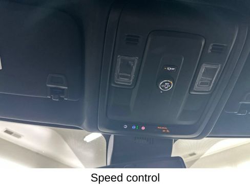 Used 2025 Chevrolet Suburban Z71 AWD/4WD image 49