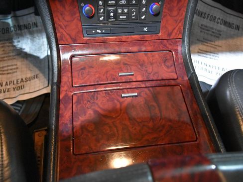 Used 2010 Cadillac Escalade ESV Premium AWD/4WD image 37