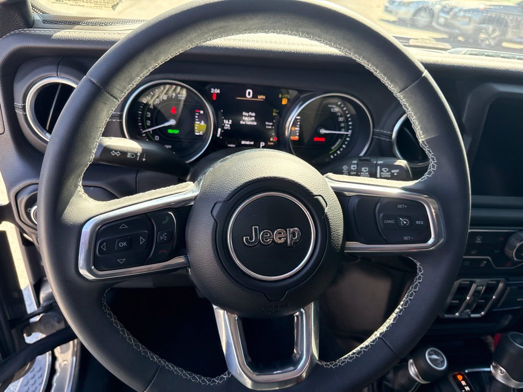 Used 2023 Jeep Wrangler Unlimited Sahara AWD/4WD image 18