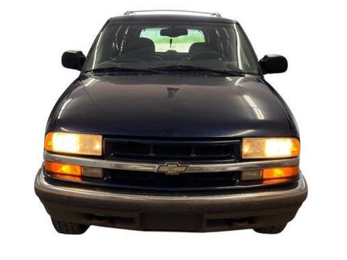 Used 1999 Chevrolet Blazer LT w/ Cold-Climate Pkg AWD/4WD image 9