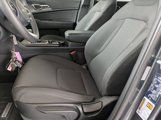 Used 2025 Kia Sportage LX FWD image 12