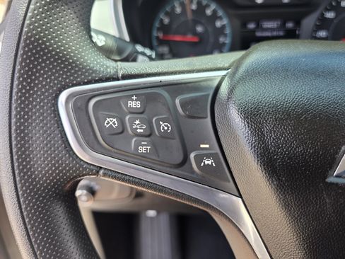 Used 2022 Chevrolet Equinox LS FWD image 24