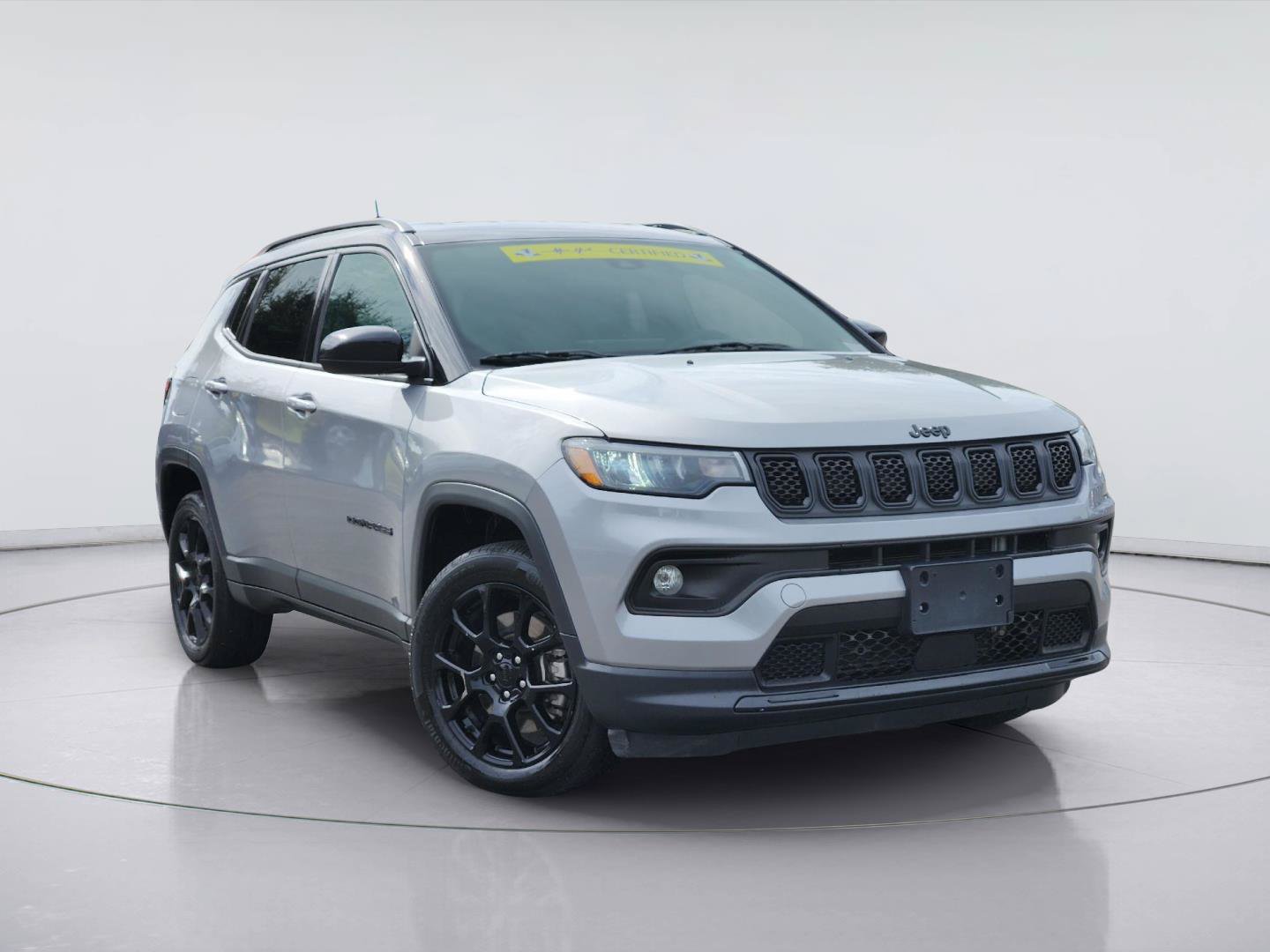 Used 2023 Jeep Compass Latitude AWD/4WD image 1
