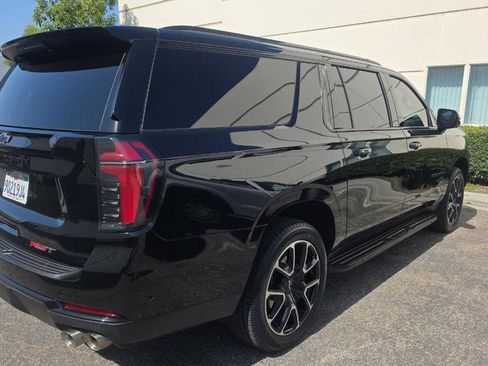 Used 2025 Chevrolet Suburban RST AWD/4WD image 4