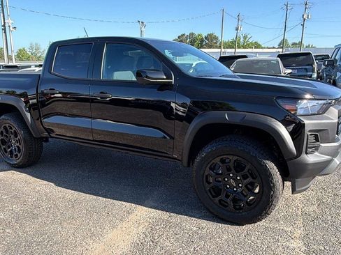 New 2026 Chevrolet Colorado Trail Boss AWD/4WD image 3