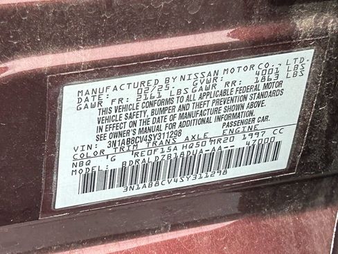 Used 2025 Nissan Sentra SV FWD image 33