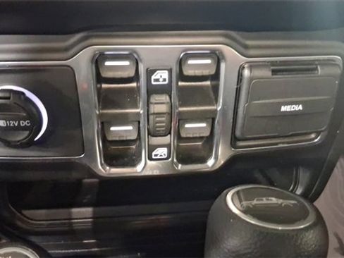 Used 2021 Jeep Gladiator Sport image 33