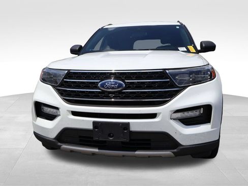 Used 2020 Ford Explorer XLT w/ Equipment Group 202A AWD/4WD image 6