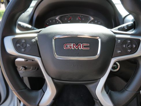 Used 2024 GMC Terrain SLE AWD/4WD image 25