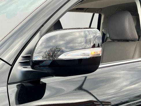 Used 2022 Lexus GX 460 Premium w/ Premium Plus Package image 27