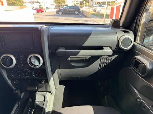 Used 2008 Jeep Wrangler Unlimited Sahara w/ Trailer Tow Group AWD/4WD image 22