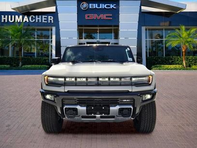 New 2026 GMC Hummer EV SUV w/ LPO, Dark Essentials Package