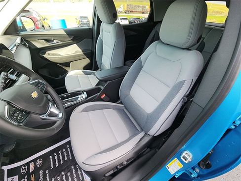 New 2025 Chevrolet TrailBlazer LT w/ Convenience Package image 11