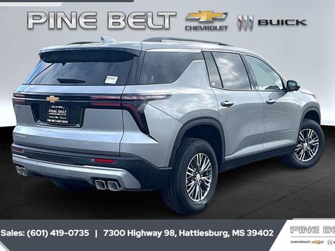 New 2026 Chevrolet Traverse LT w/ Driver Confidence Package FWD image 11