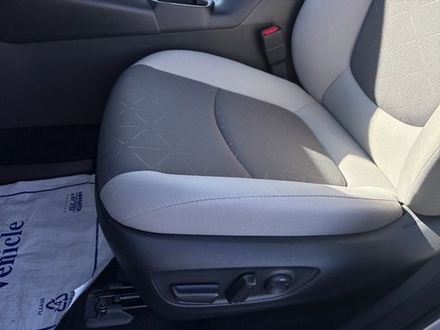 New 2025 Toyota RAV4 XLE image 22